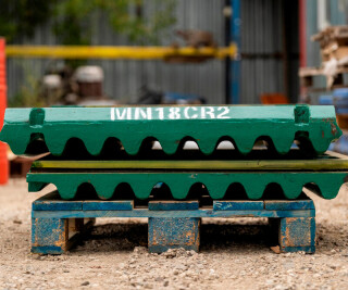 Запчасти для дробилок — брони, щеки, плиты с гарантией!